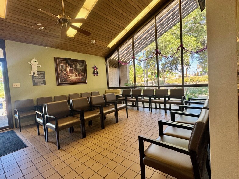 801 Corpus Christi St, Laredo, TX for sale - Interior Photo - Image 2 of 9