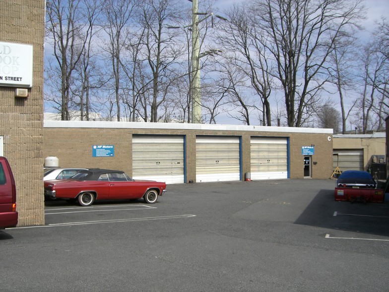 4 John Street portfolio of 5 properties for sale on LoopNet.com - Building Photo - Image 3 of 3