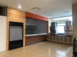 700 E Tri-State Toll Rd, South Holland, IL for lease Interior Photo- Image 2 of 10