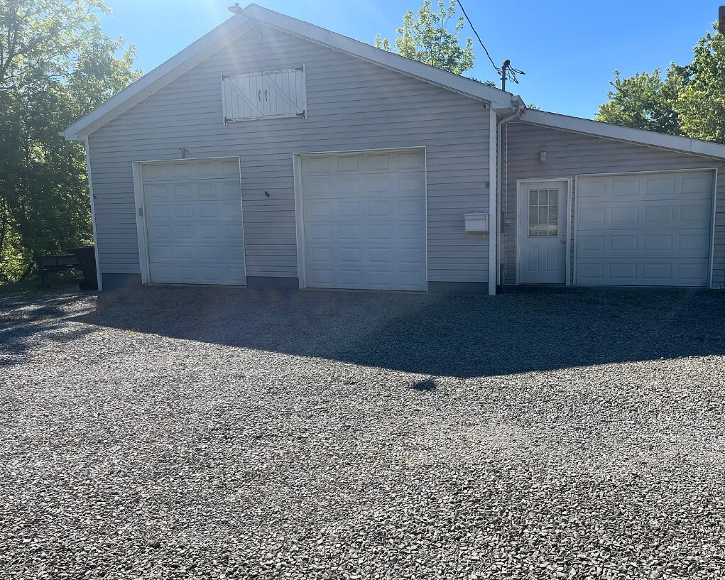 1128 PA-56, Apollo, PA for lease Interior Photo- Image 1 of 7