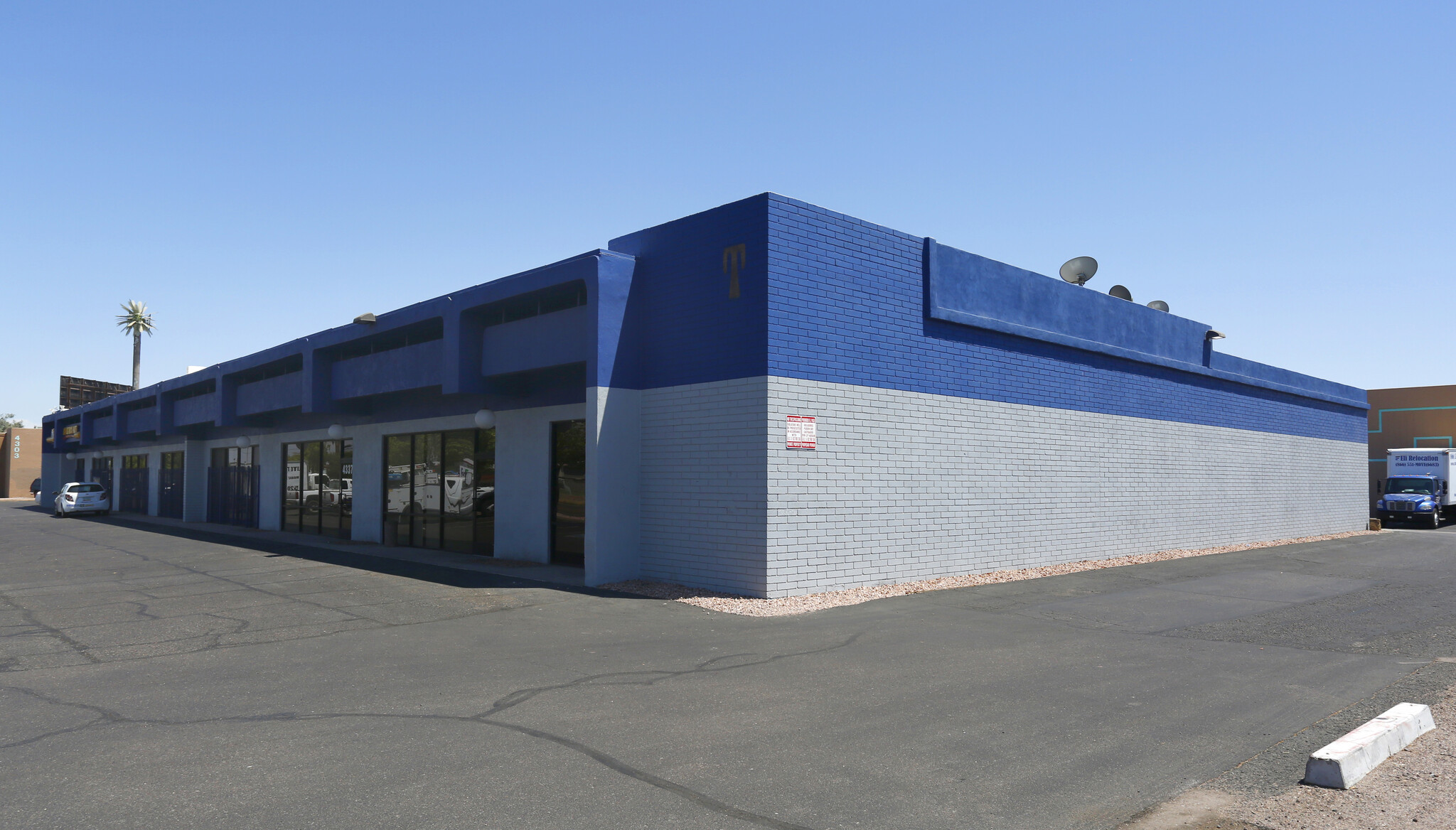 4327-4343 W Van Buren St, Phoenix, AZ for lease Building Photo- Image 1 of 6