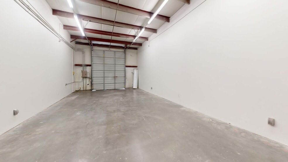 5764-5766 N Thompson St, Springdale, AR for lease - Interior Photo - Image 3 of 9