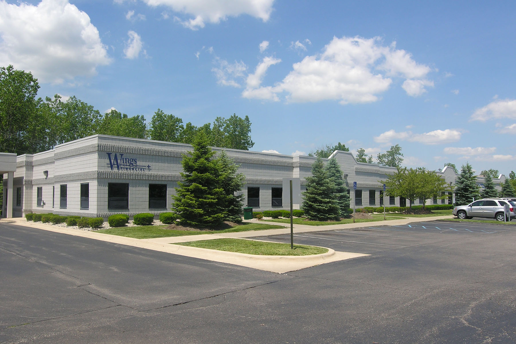 11200 Metro Airport Center Dr, Romulus, MI for lease Primary Photo- Image 1 of 8