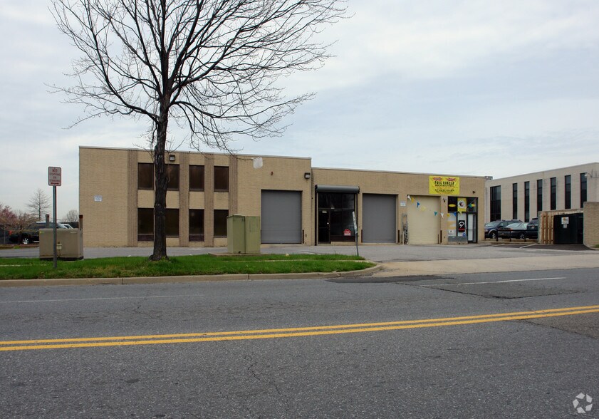 9000 Edgeworth Dr, Capitol Heights, MD for lease - Primary Photo - Image 1 of 14