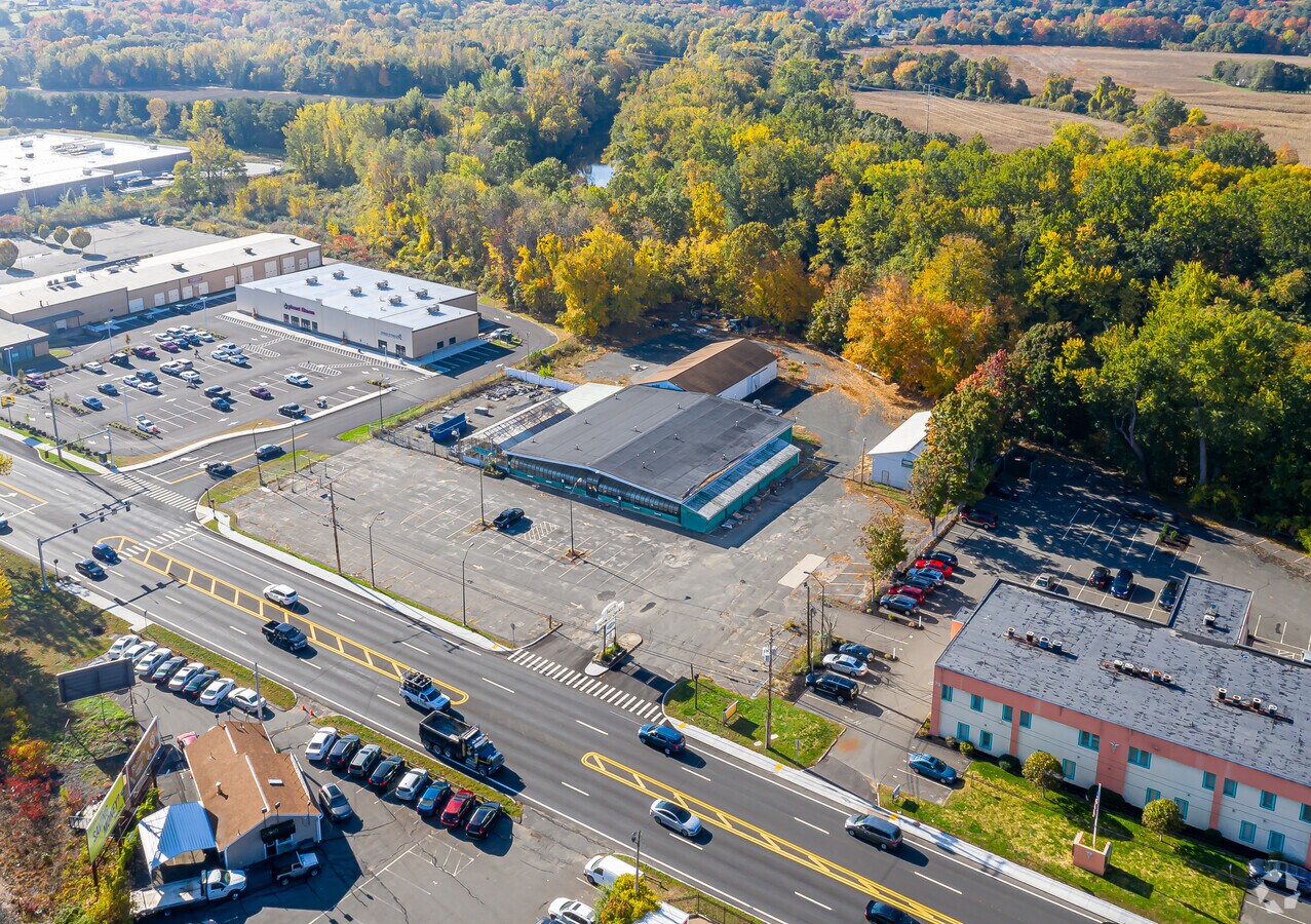 81 Springfield Rd, Westfield, MA 01085