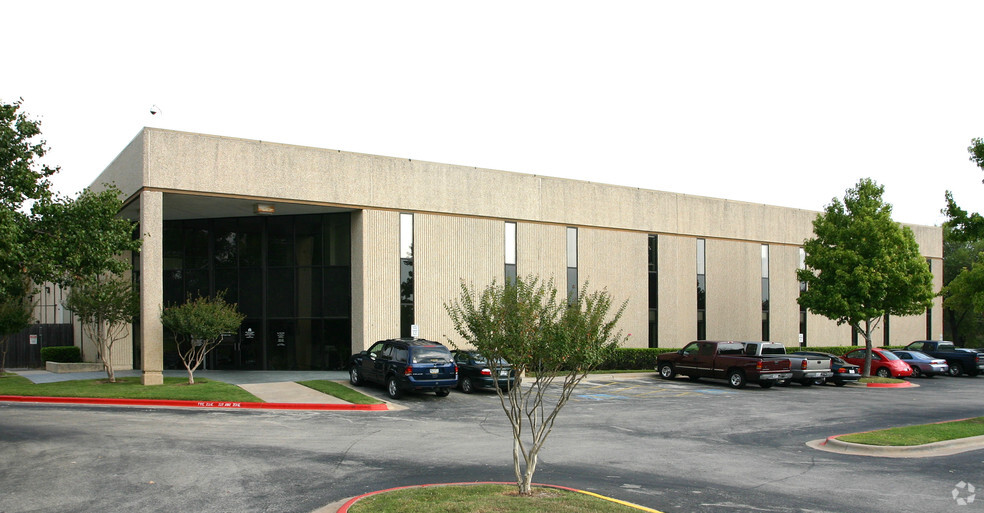 1609 Centre Creek Dr, Austin, TX for lease - Building Photo - Image 2 of 6