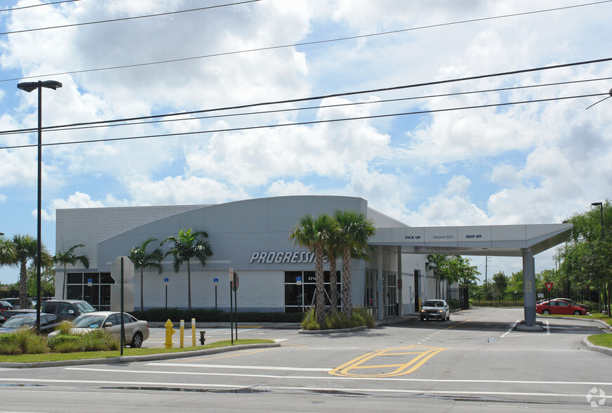 3710 W Commercial Blvd, Tamarac, FL for sale - Primary Photo - Image 1 of 1