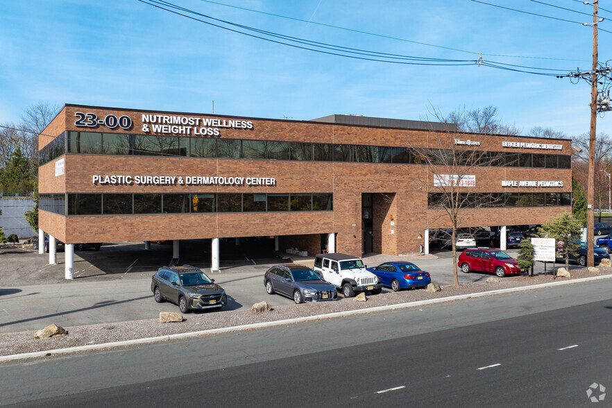 23-00 State Route 208, Fair Lawn, NJ for lease - Building Photo - Image 3 of 4