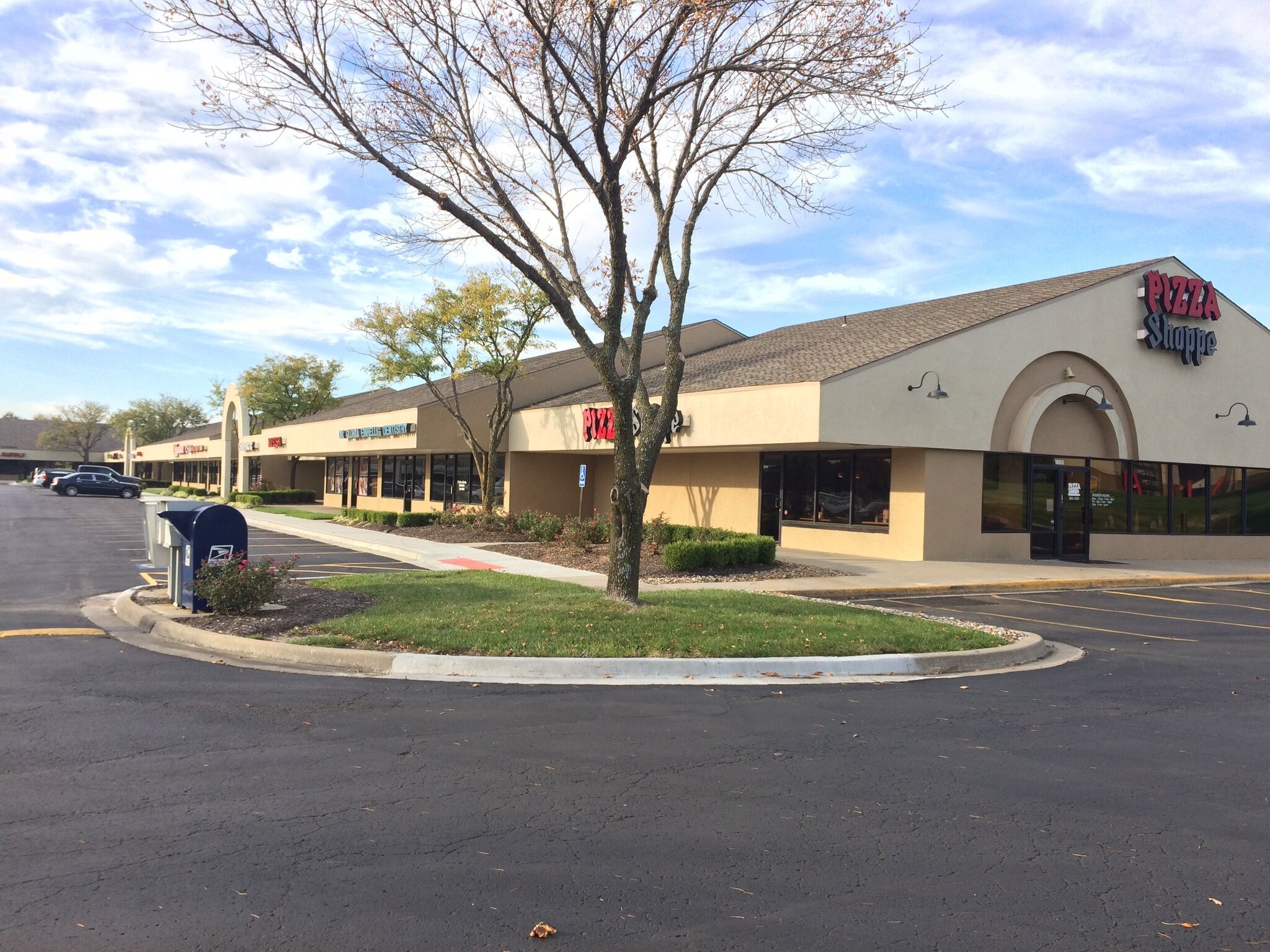 1811-1861 S Ridgeview Rd, Olathe, KS for lease Building Photo- Image 1 of 17