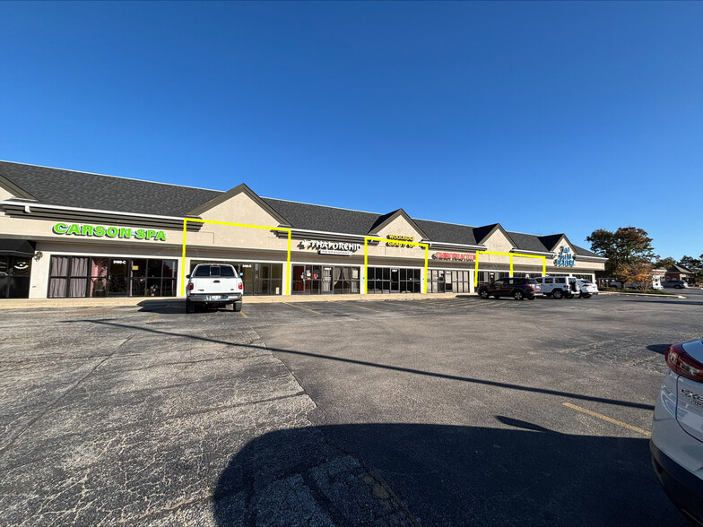 2460 S Eola Rd, Aurora, IL for lease - Building Photo - Image 2 of 6