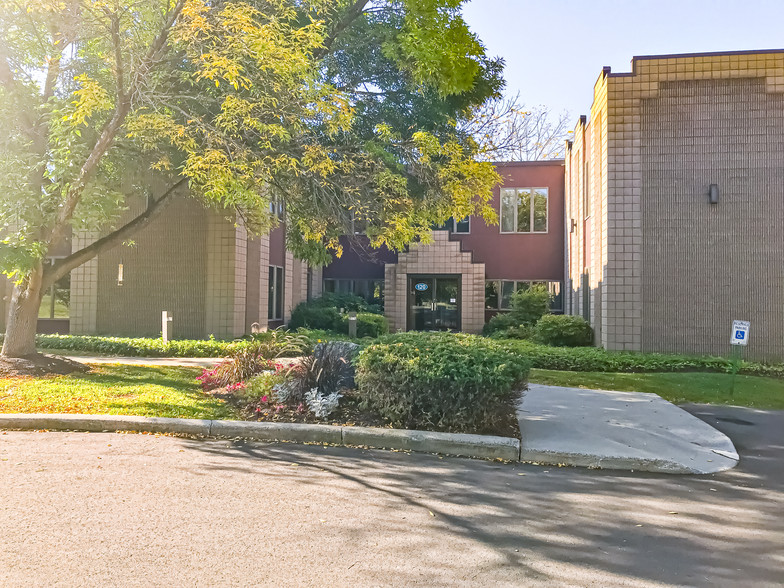 120 Defreest Dr, Troy, NY for lease - Building Photo - Image 1 of 6