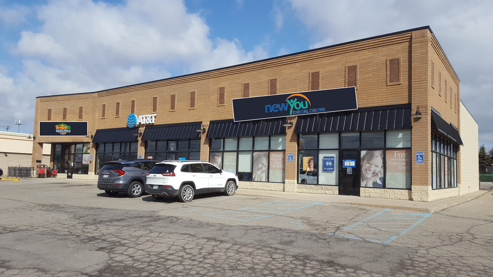 3139-3201 E Grand River Ave, Lansing, MI for sale - Building Photo - Image 1 of 1