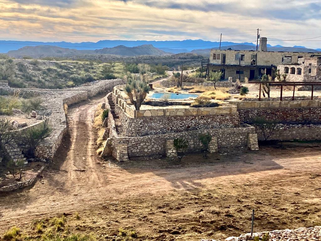 1 Villa De La Mina rd, Terlingua, TX for sale Primary Photo- Image 1 of 43