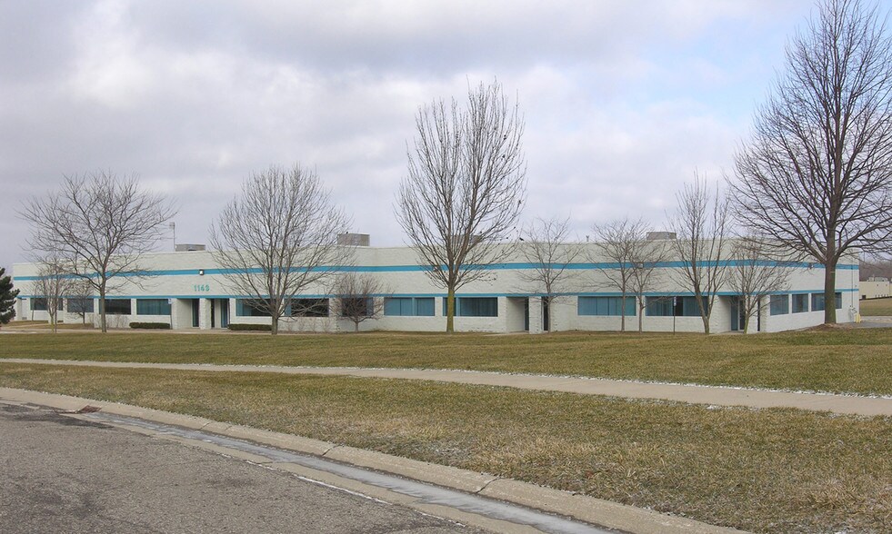 1143 Highland Dr, Ann Arbor, MI for lease - Building Photo - Image 2 of 5