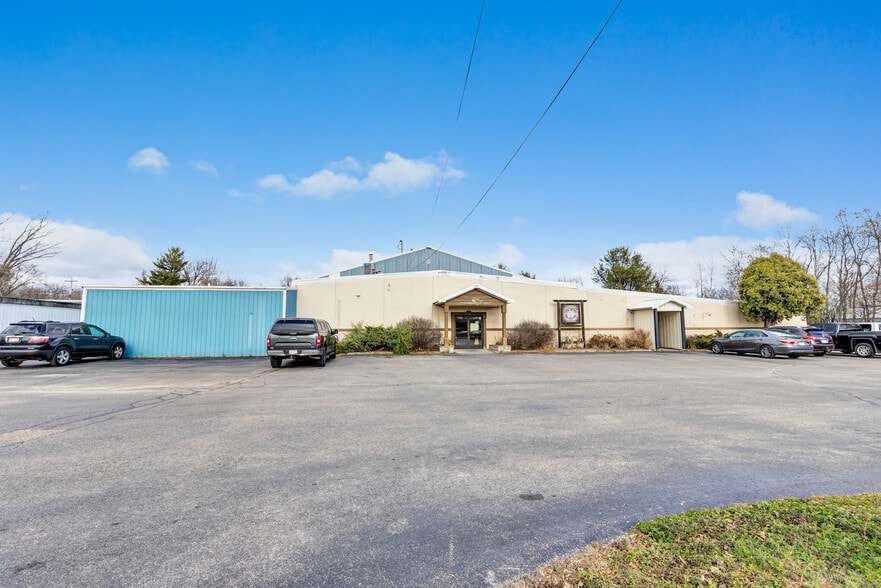 715 Redfield St, Waupaca, WI for sale - Building Photo - Image 1 of 11