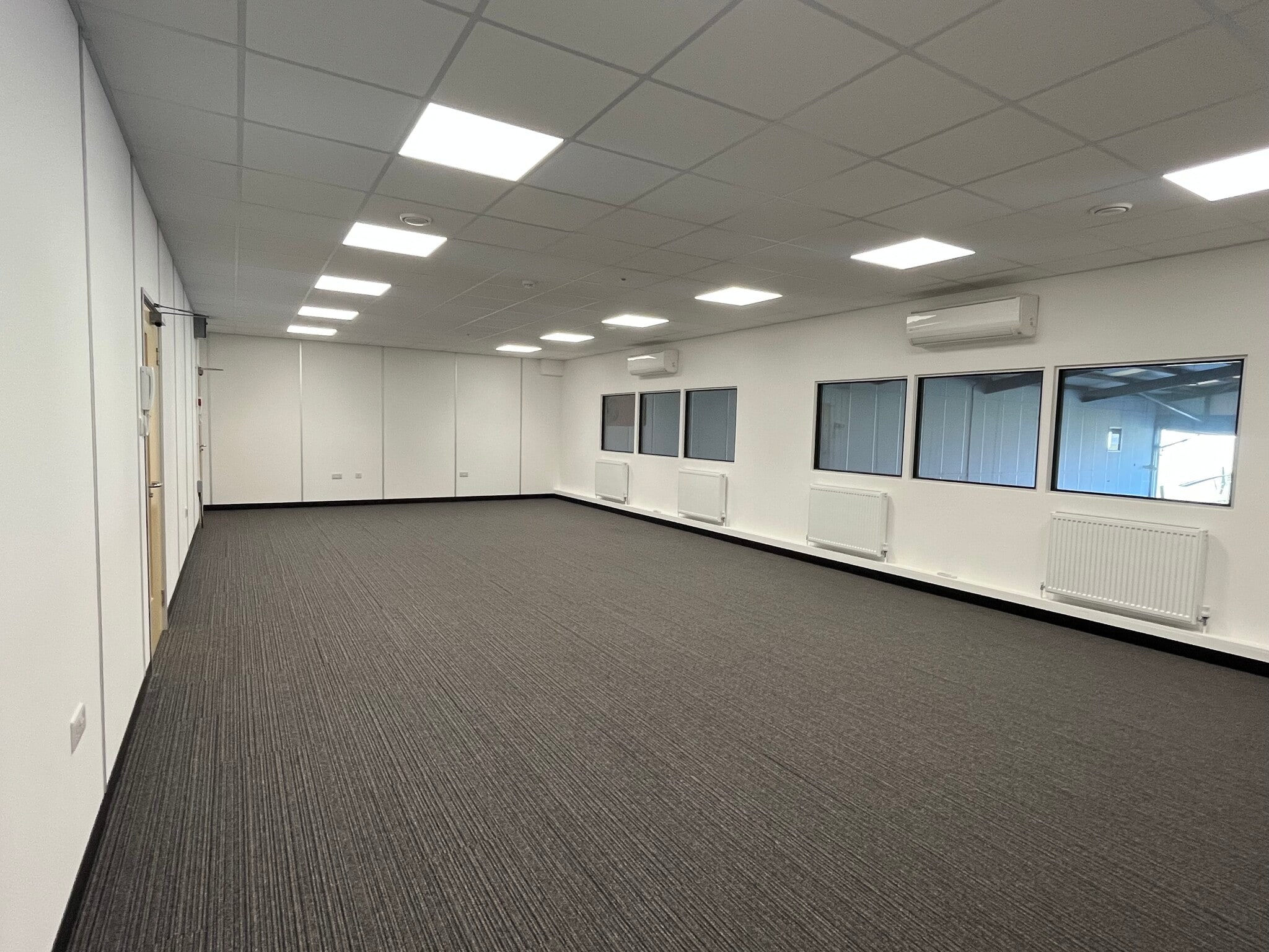 Office in Hangar 4, Cecil Pashley Way, Shoreham Airport, Shoreham by Sea for lease Interior Photo- Image 1 of 9