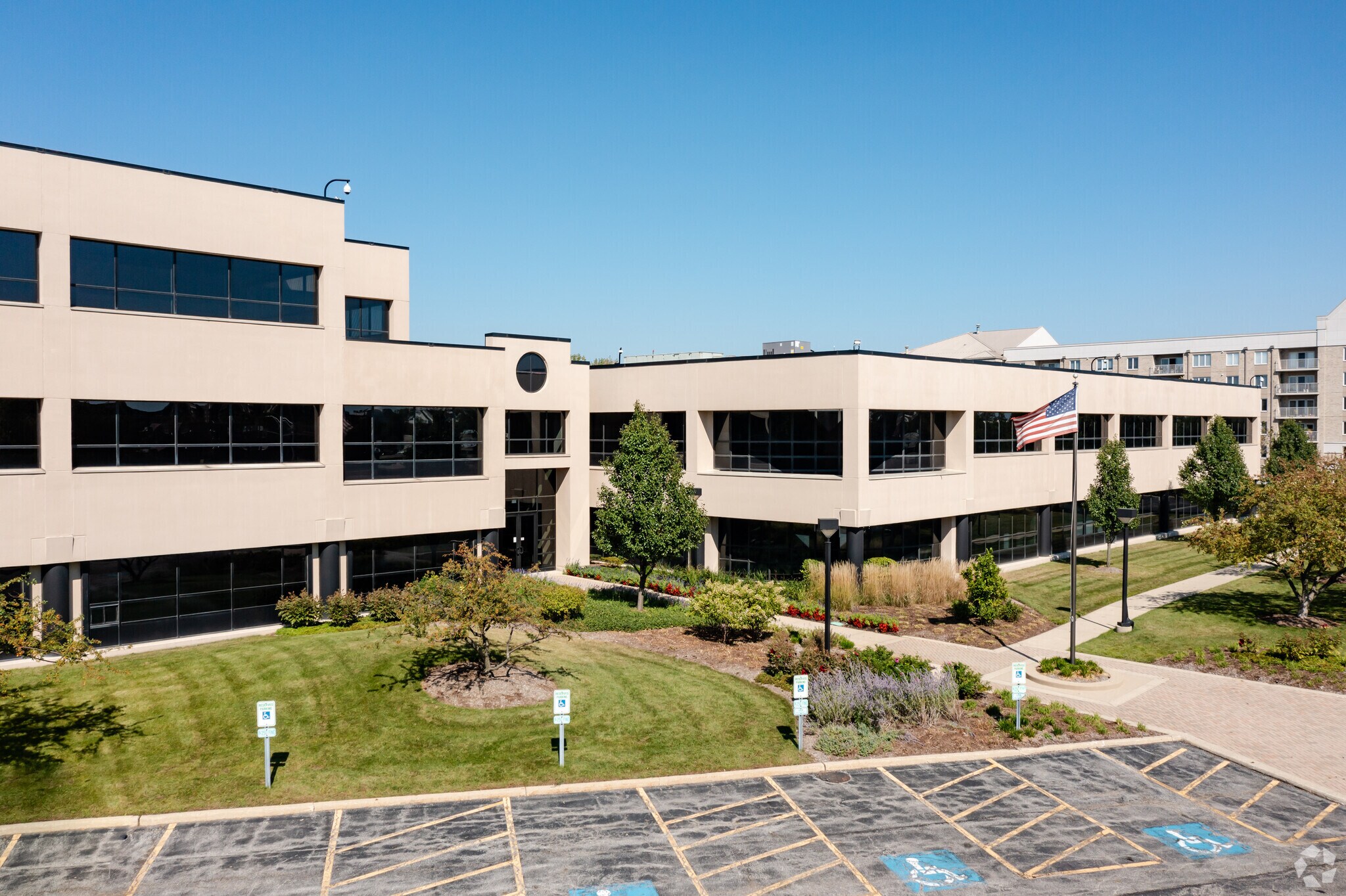 360 E 22nd St, Lombard, IL for lease Building Photo- Image 1 of 7