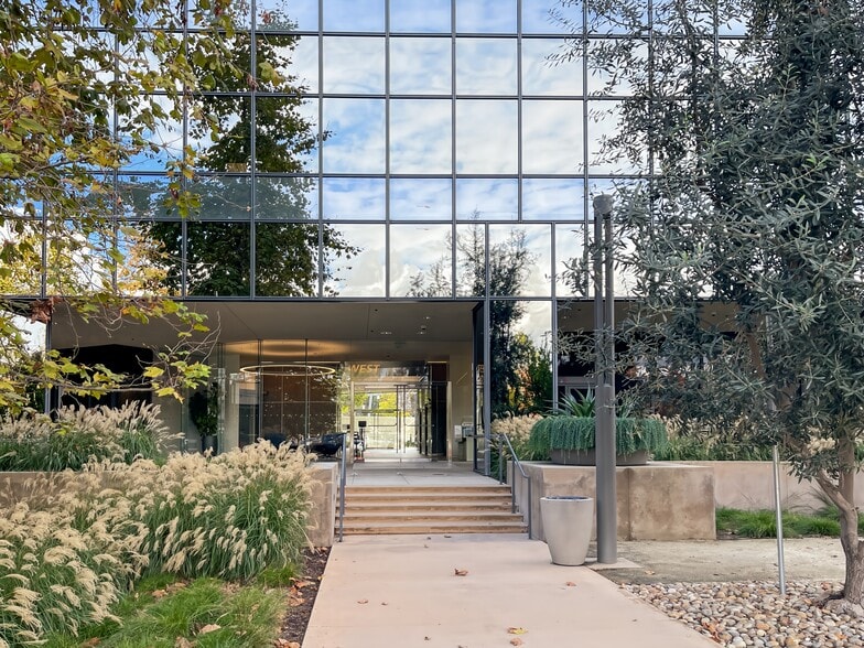 5000 Birch St, Newport Beach, CA for lease - Building Photo - Image 3 of 17