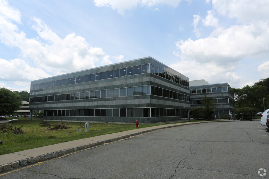 2740 Route 10 W, Morris Plains, NJ for sale - Building Photo - Image 2 of 30