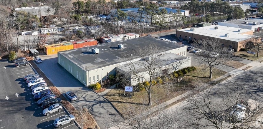 7 Industrial Blvd, Medford, NY for sale Building Photo- Image 1 of 8