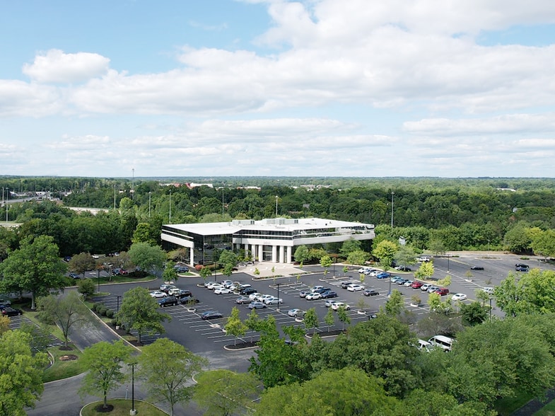 Corporate Exchange Portfolio portfolio of 2 properties for sale on LoopNet.com - Building Photo - Image 2 of 44