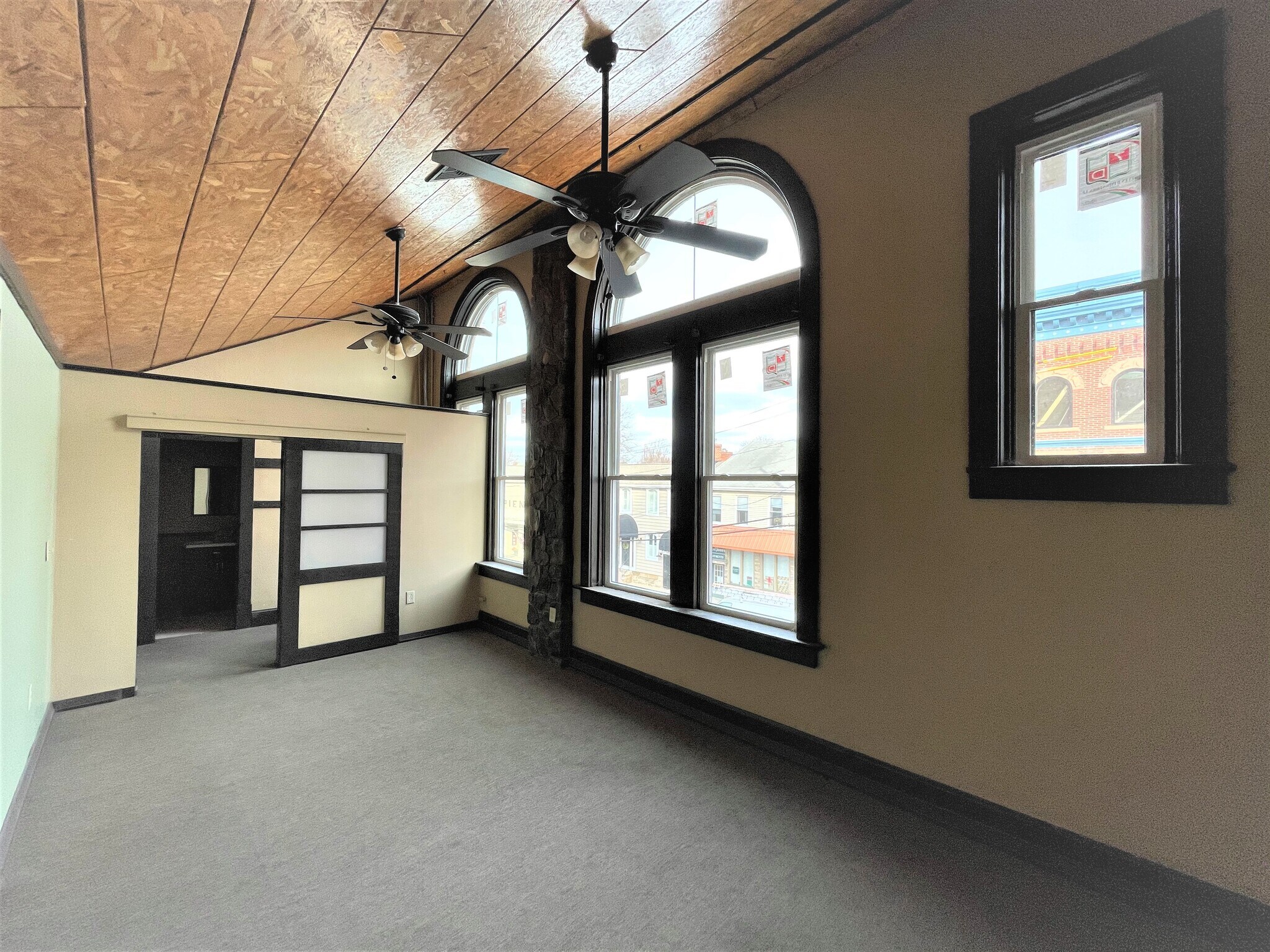 105 N Main St, Zelienople, PA 16063 Flex for Lease