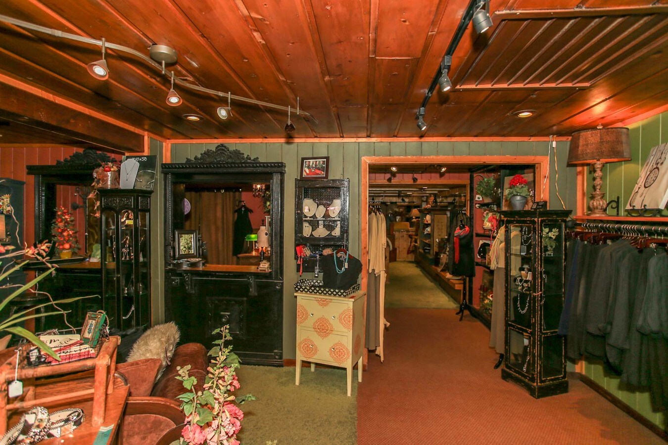 646 Pine Knot Ave, Big Bear Lake, CA 92315