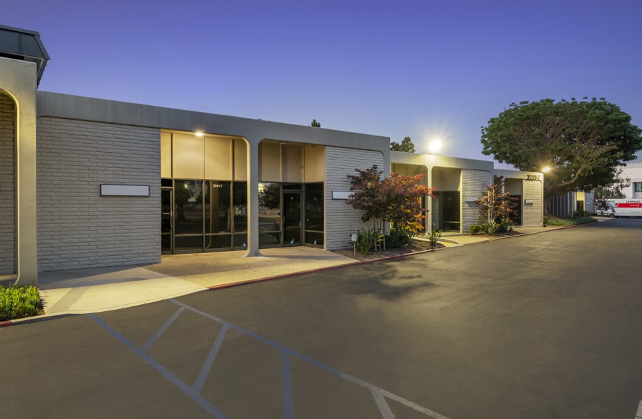 2031 E Cerritos Ave, Anaheim, CA for lease Building Photo- Image 1 of 1