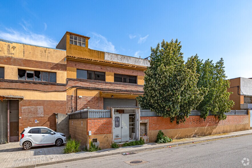 Industrial in Sant Andreu de la Barca, Barcelona for sale - Building Photo - Image 2 of 18