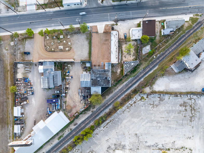 1001 Roosevelt Ave, San Antonio, TX for sale - Building Photo - Image 3 of 7