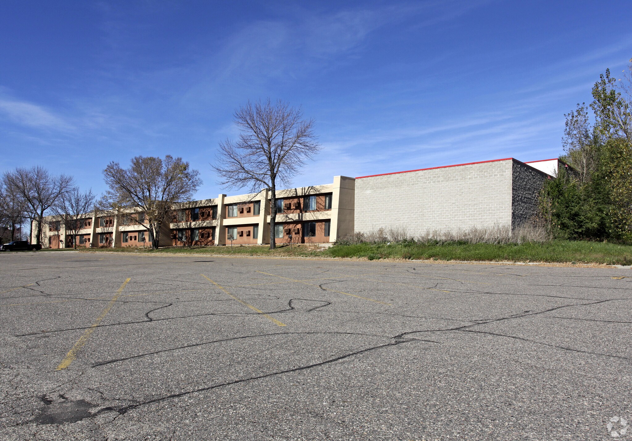 70 37th Ave S, Saint Cloud, MN for sale Primary Photo- Image 1 of 1