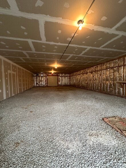 206 W Main St, New London, OH for sale - Interior Photo - Image 2 of 19