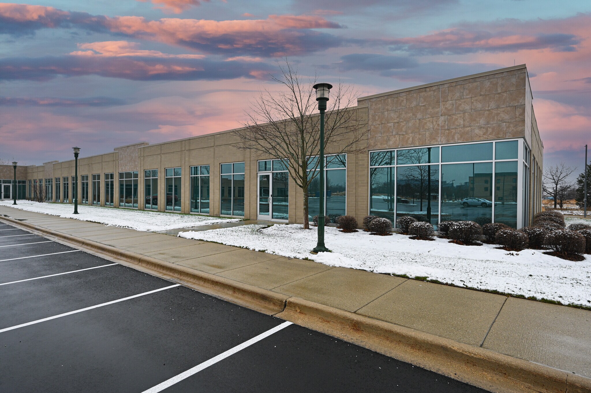 5400 Prairie Stone Pkwy, Hoffman Estates, IL for lease Building Photo- Image 1 of 31