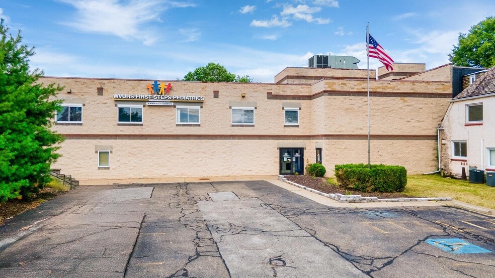 3045 Pennsylvania Ave, Weirton, WV for lease - Building Photo - Image 3 of 65