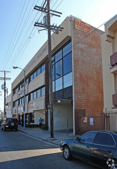 6819 Sepulveda Blvd, Van Nuys, CA for lease - Building Photo - Image 3 of 13