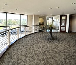 19230 Stone Oak Pky, San Antonio, TX for lease Interior Photo- Image 1 of 4