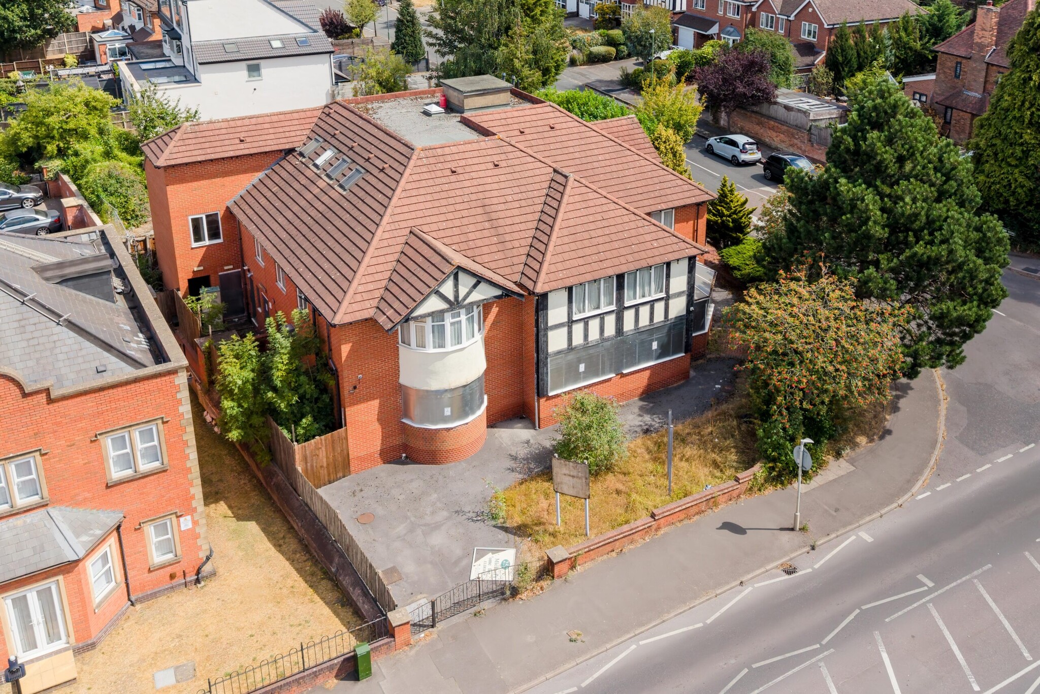 251 Warwick Rd, Solihull for sale Primary Photo- Image 1 of 8