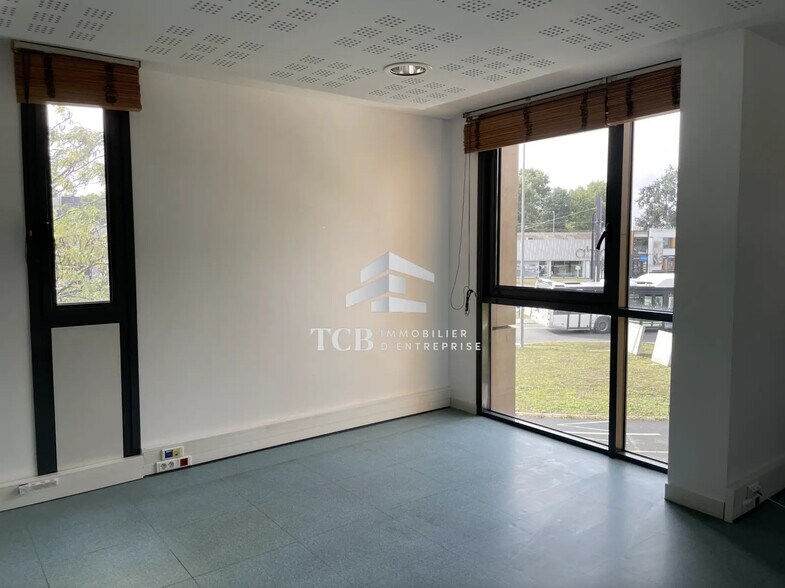 Office in Orvault for lease - Interior Photo - Image 1 of 1