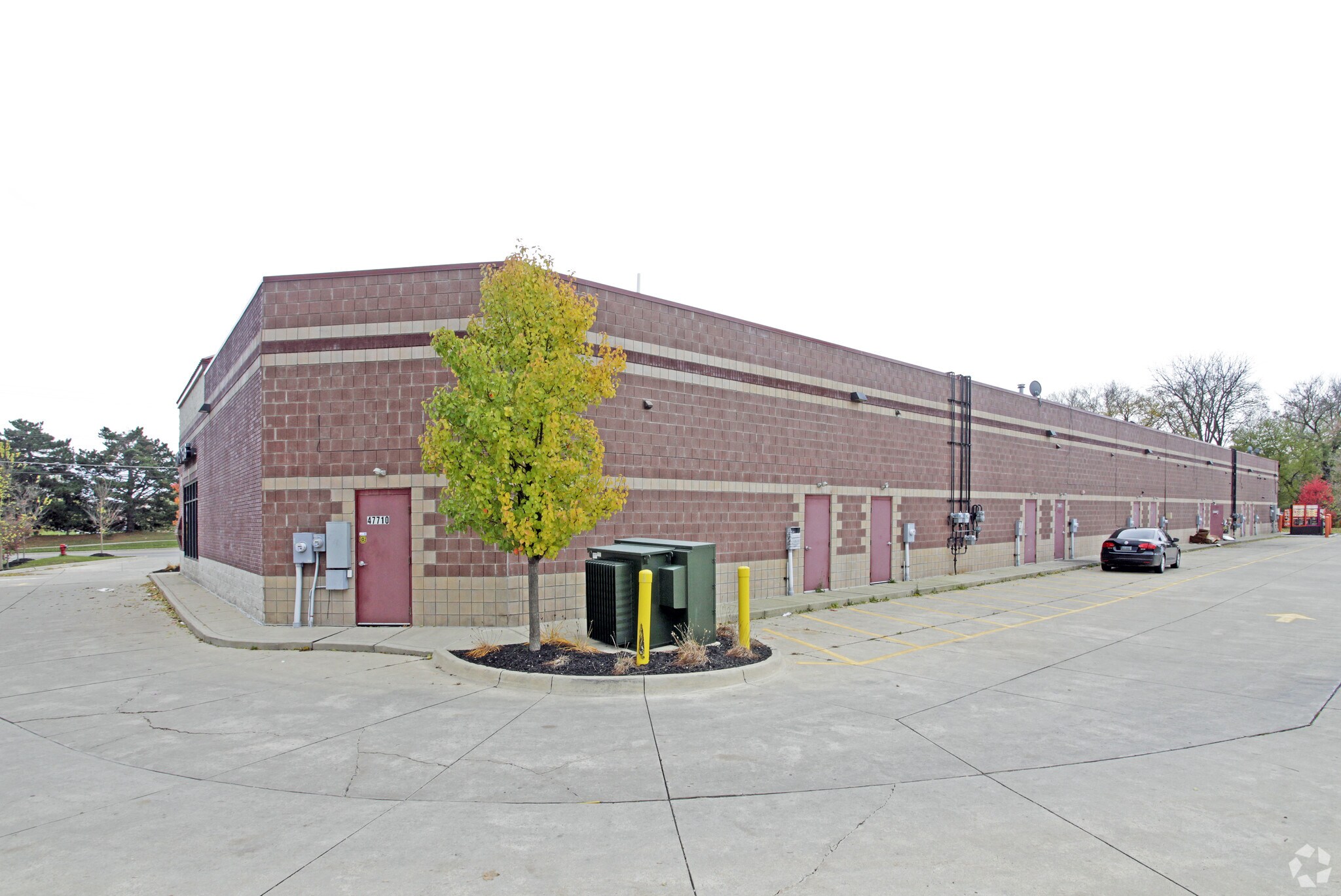 4771047776 Pontiac Trail, Wixom, MI 48393 Village Park Plaza