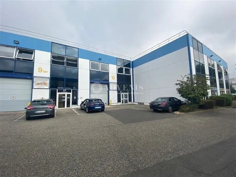 Flex in Vitry-sur-Seine for lease - Building Photo - Image 1 of 10