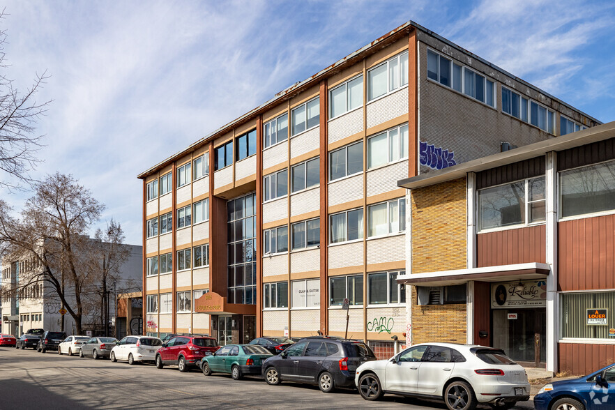 8815 Av Du Parc, Montréal, QC for sale - Primary Photo - Image 1 of 29