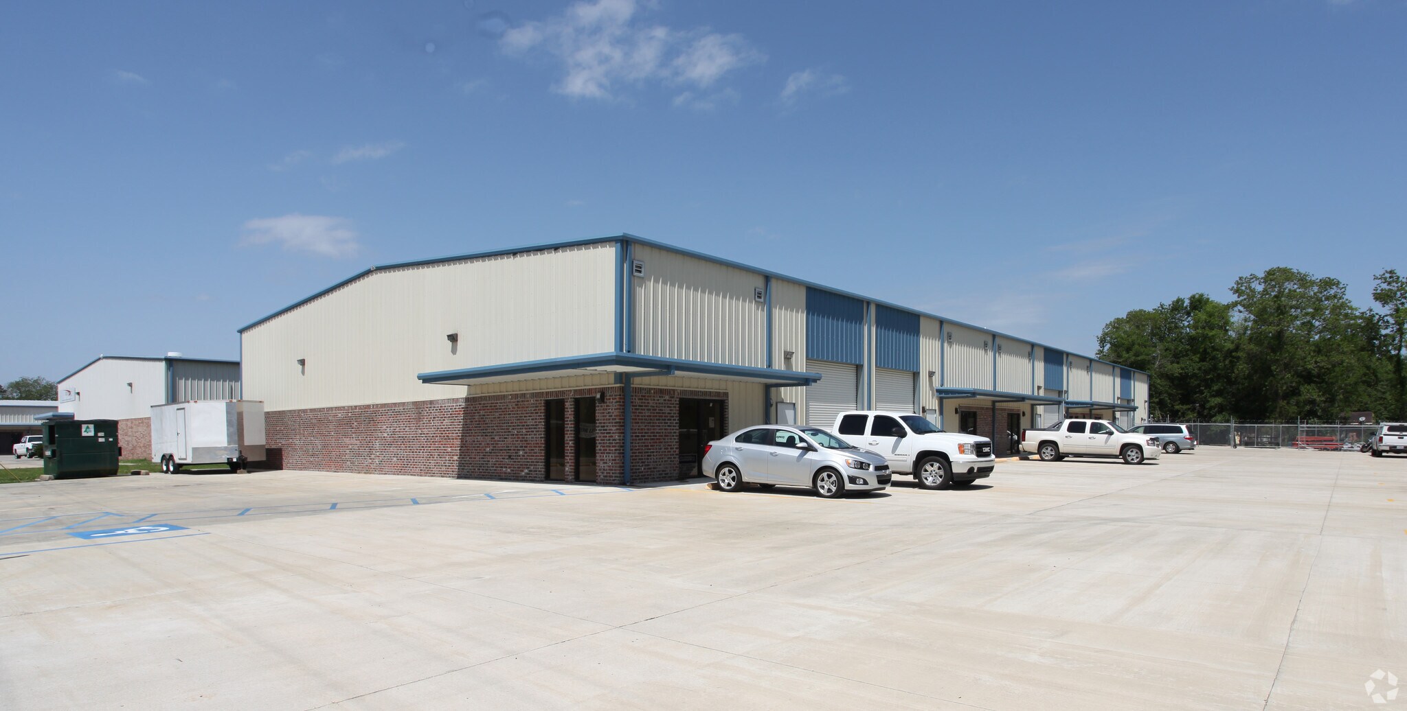 220 Burgess Dr, Broussard, LA for sale Primary Photo- Image 1 of 1