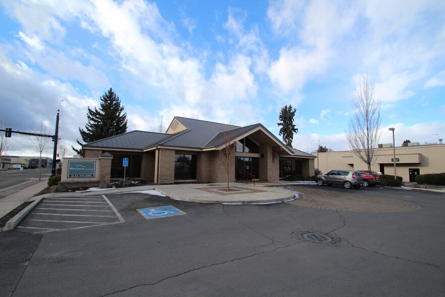 153 SW 5th St, Redmond, OR for sale - Building Photo - Image 1 of 1