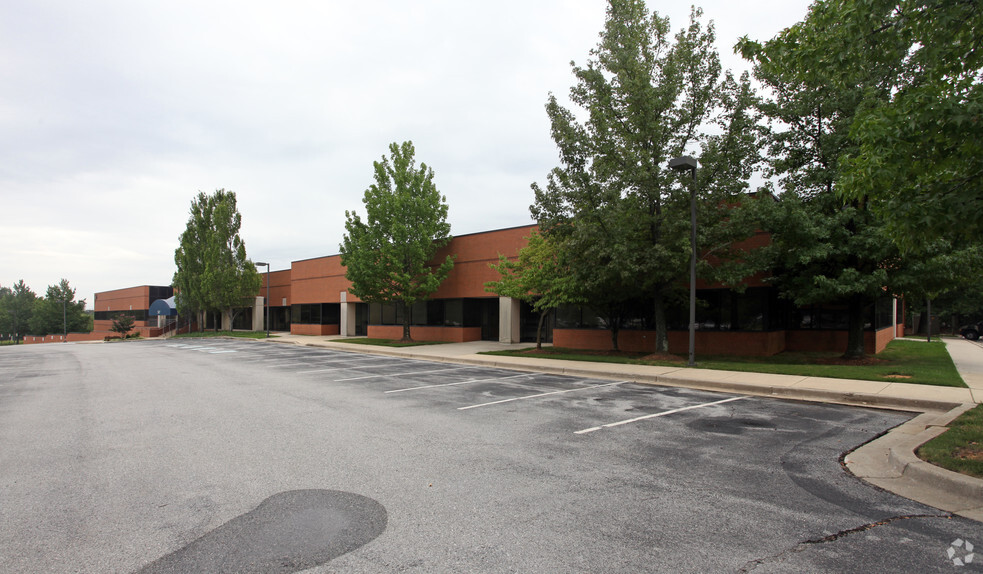 8003-8039 Laurel Lakes Ct, Laurel, MD for lease - Building Photo - Image 1 of 11