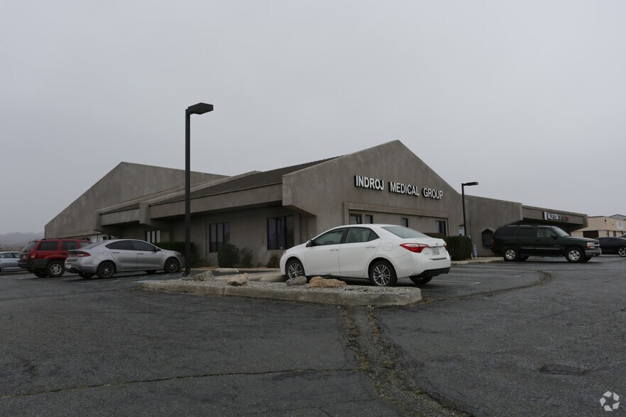 58471 29 Palms Hwy, Yucca Valley, CA 92284