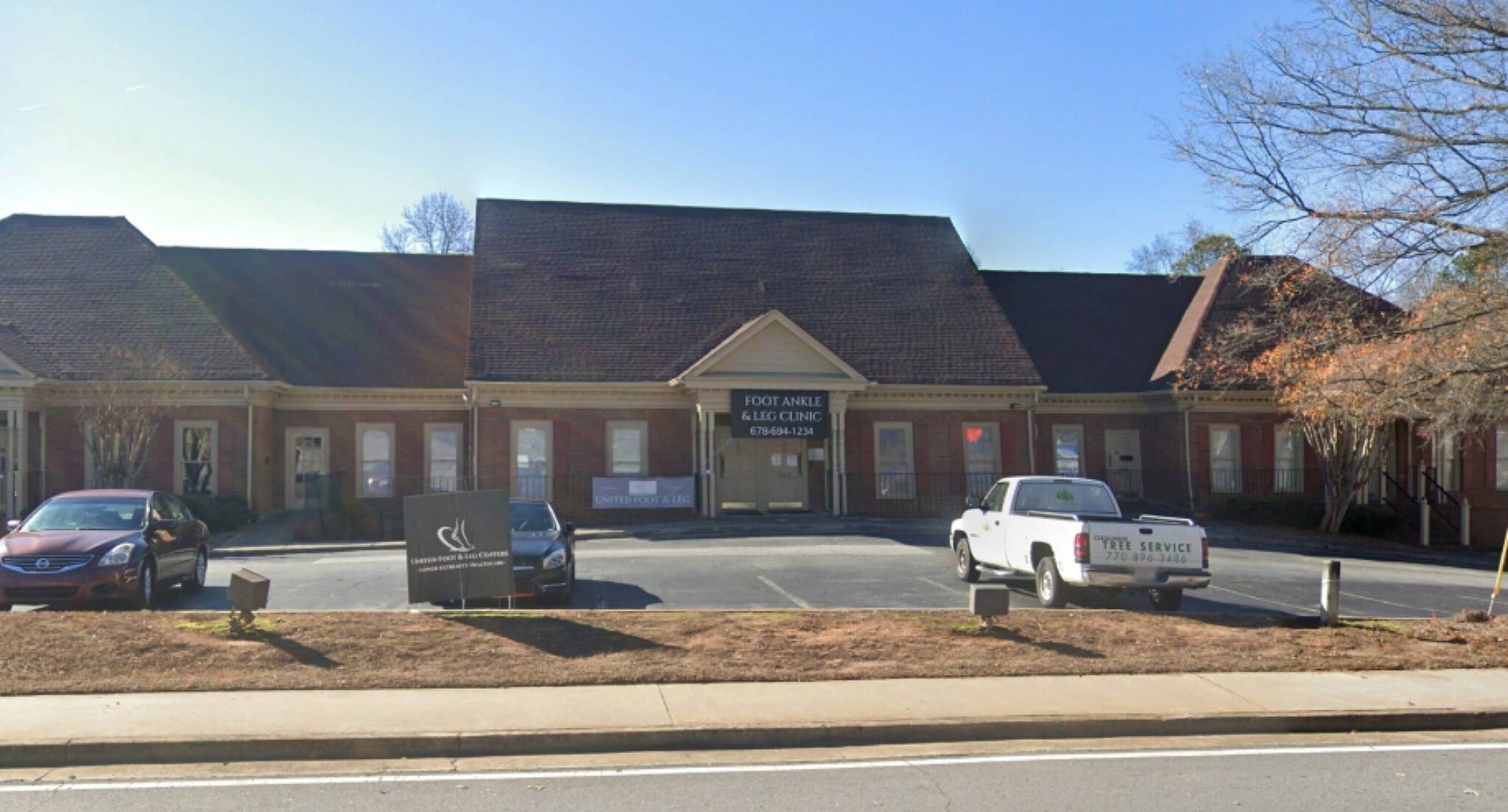 3867 Holcomb Bridge Rd, Peachtree Corners, GA for lease Building Photo- Image 1 of 107
