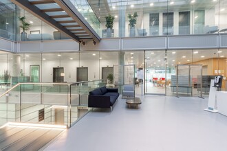 566 Chiswick High Rd, London for lease Interior Photo- Image 2 of 9