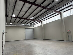 6820 Bourgeois Rd, Houston, TX for lease Building Photo- Image 2 of 4