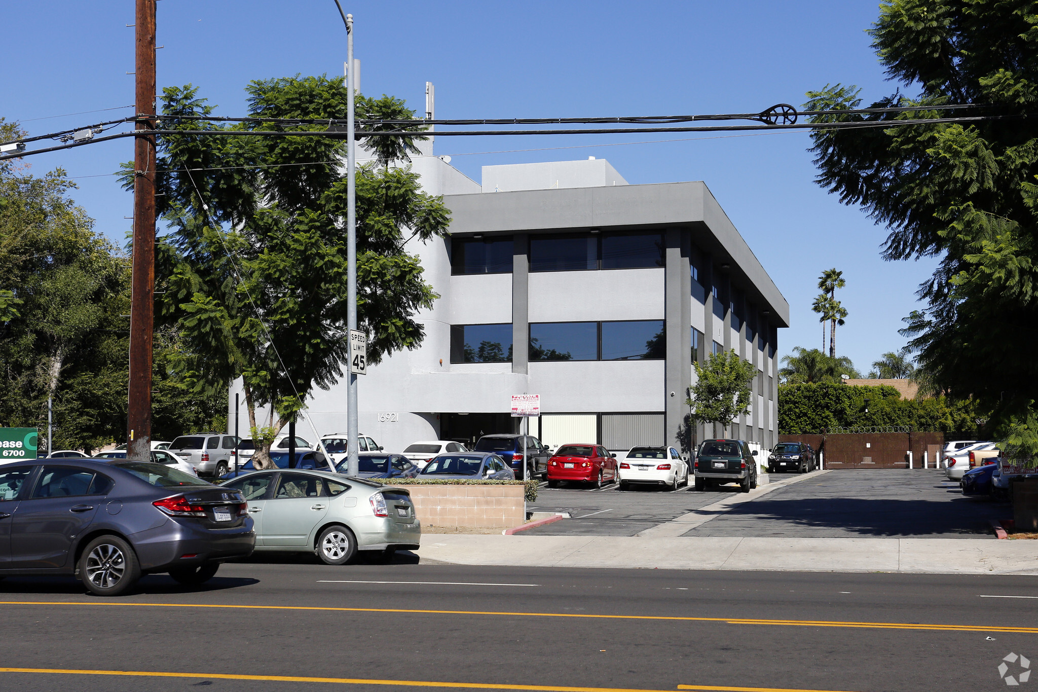 16921 Parthenia St, Northridge, CA for lease Building Photo- Image 1 of 4