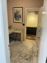 900 Pembroke Rd, Hallandale, FL for lease Interior Photo- Image 2 of 7